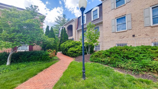 Photo - Big and Beautiful 2 Bedroom, 2 Full Bathro... Condo Unit 102