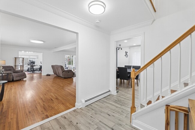 Photo - 52 Hillside Ave Unidad # B