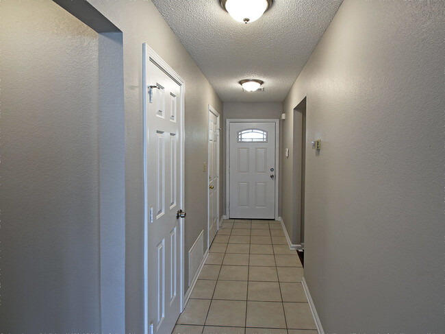 Photo - 3 Bedroom, 2 Bath Near Whitten and Dexter