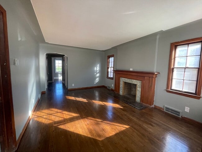 Photo - Showing Sat @ Noon!! New floors, paint etc! You'll love this house!!