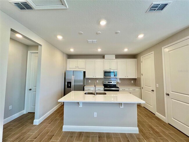 Photo - 10552 Pearson Ave