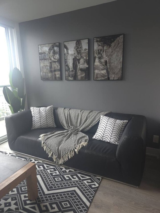 Building Photo - 30 Mutual St Unit SI ID1250536P