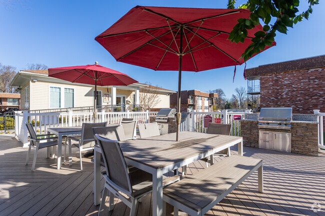 Randolph Square - Grilling Area