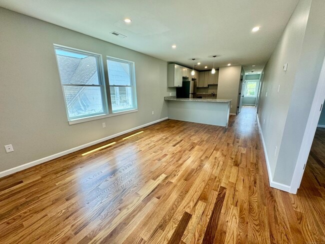 Photo - 109 Churchill St Unit 3rd Fl