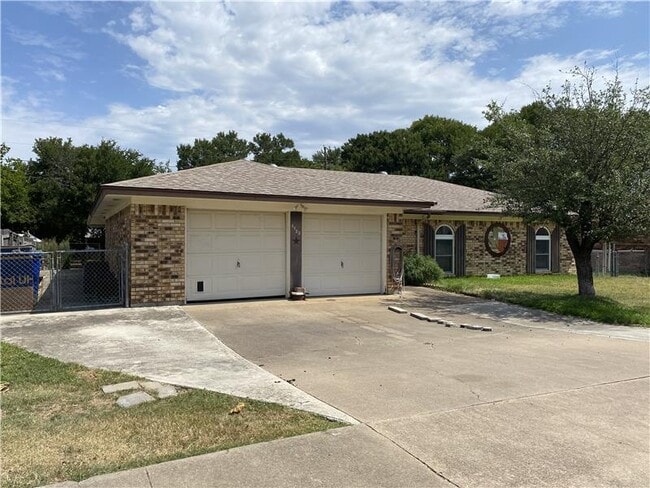 Photo - 1122 Rhonda Lee St