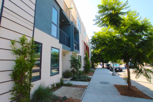 Photo - 2924 Rowena Ave Townhome