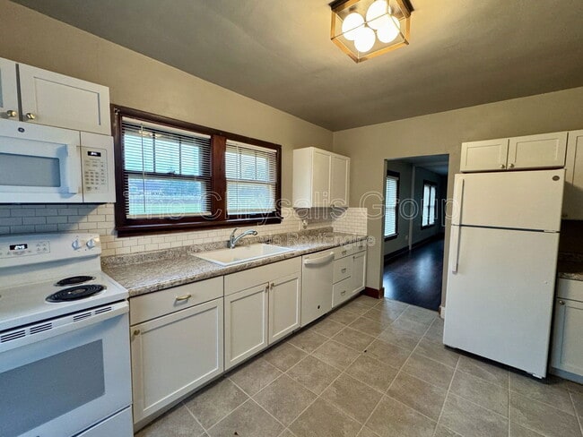 Photo - 760 Guthrie St