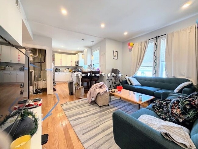 Photo - 75 Winchester St Unit 3