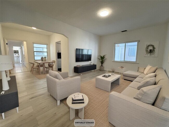 Photo - 48 NW 39th St