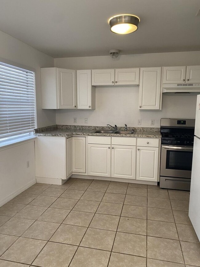 Photo - Available NOW! *PET FRIENDLY*