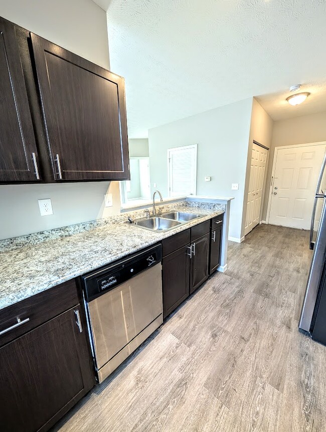 Cocina de Burdeos - The Arbors of Yankee Vineyards