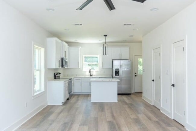 Photo - 103 Highpoint Dr