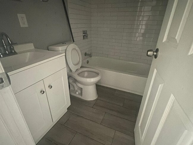 Photo - 1150 Mary St Unidad 2L, Elizabeth, NJ 07201