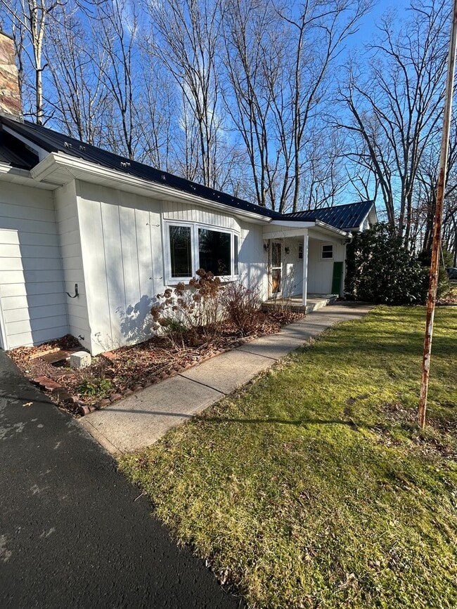 Photo - 3 bedroom, 3 bath house located in Park Forest