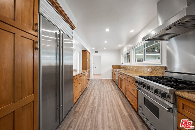 1410 Jonesboro Dr