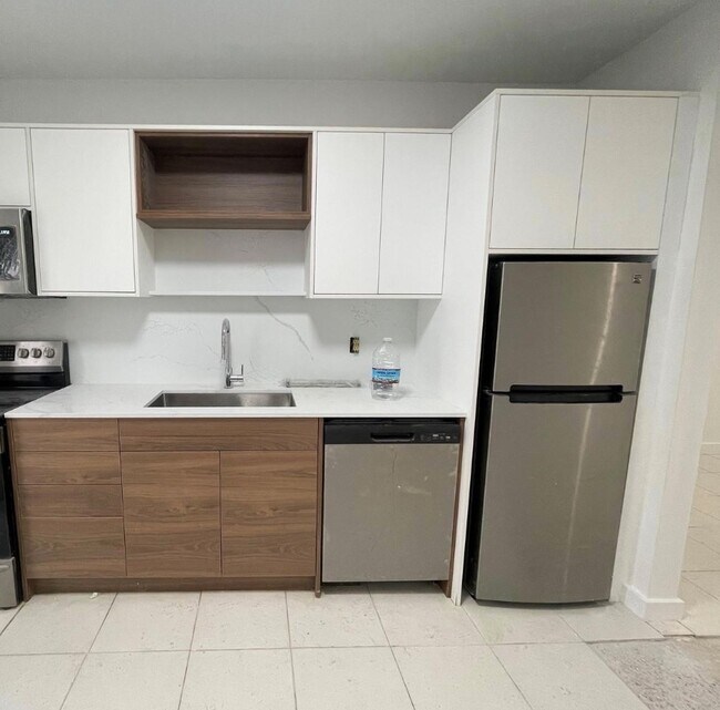 Photo - 7800 NE 10th Ct Unit 2