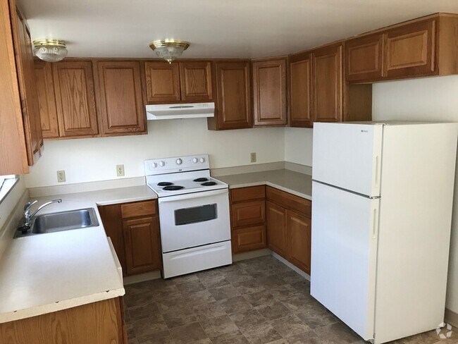Building Photo - Central Loveland! Spacious 2 Bedroom / 1 B... Rental