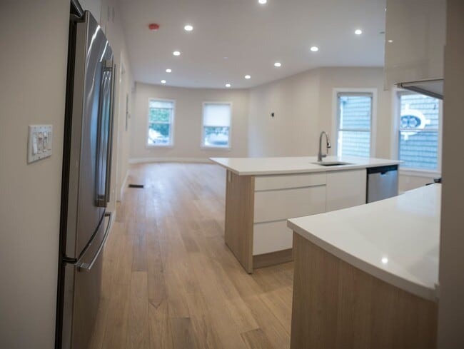 Photo - 14 Willis St Unit 1