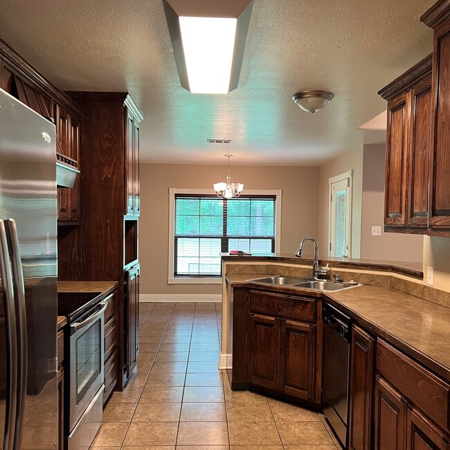 Photo - 503 Woodland Pkwy