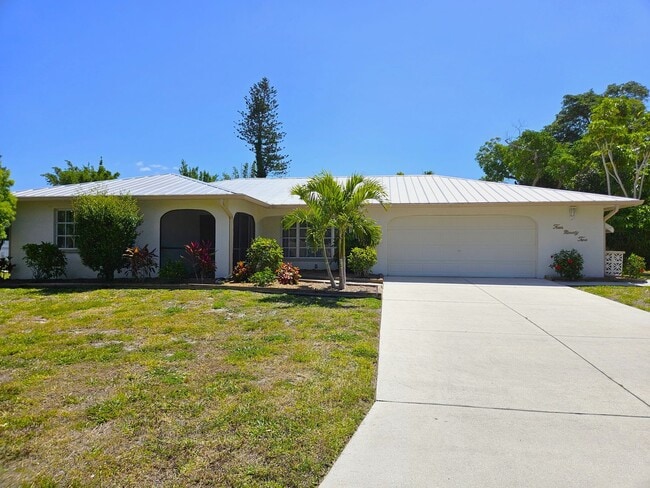 Photo - Seasonal Short-Term Single-Family Heated Pool Home located in Venice Gardens!