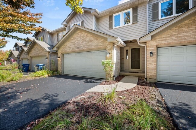 Photo - 823 N First St