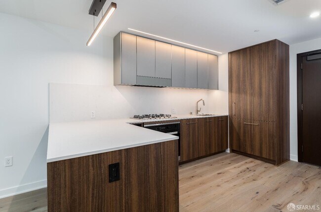 Photo - 280 Spear St