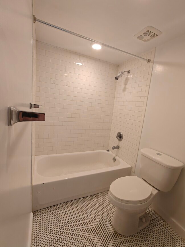 Photo - 4539 Smith Rd Unit 1