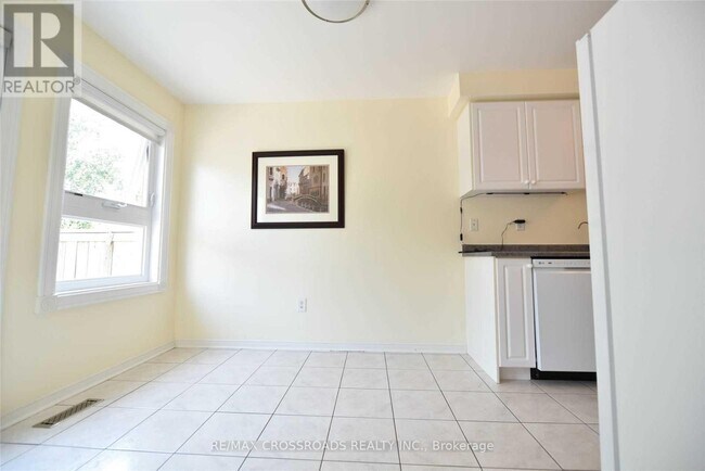 Photo - 33 Holmwood St