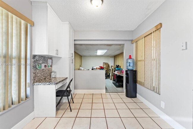 Photo - 5601 NW 18th St