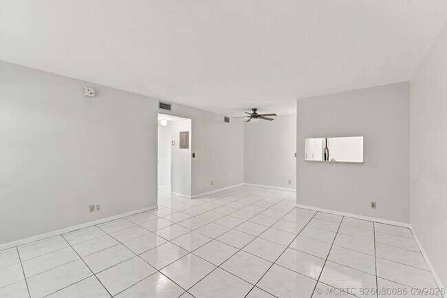 3668 N University Dr Unit D-7