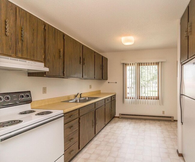 Harvey Dakota Manor Apartments