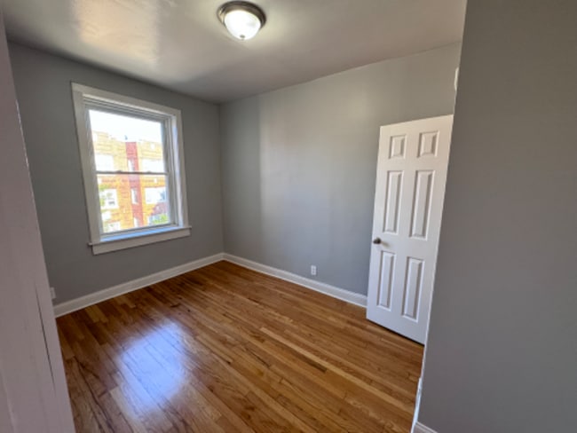 Photo - 7436 S Colfax Ave Unidad 3