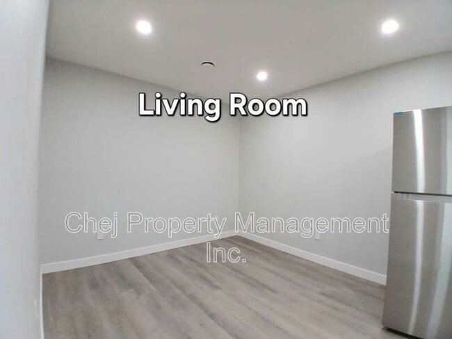 Photo - 16211-16219 19 Ave SW