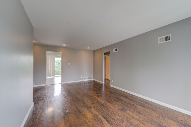 Photo - New Management Installing Over $100K in Im... Unidad F