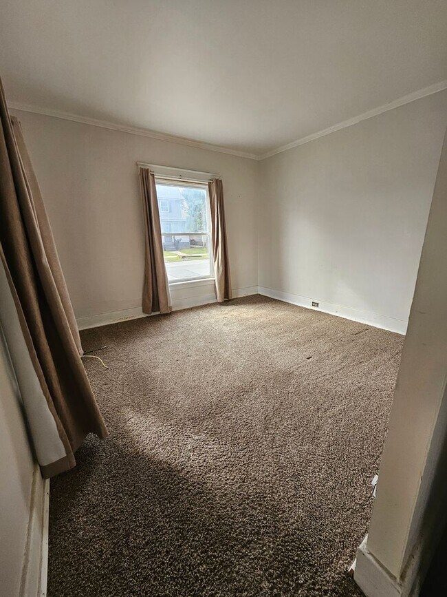 Photo - Lower one bedroom unit on east side