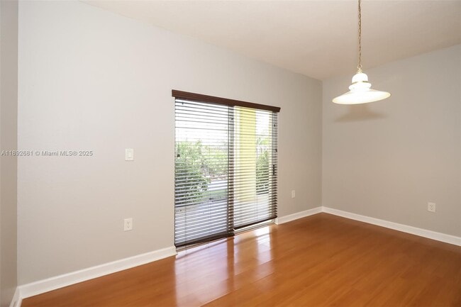 Photo - 2965 NE 4th St