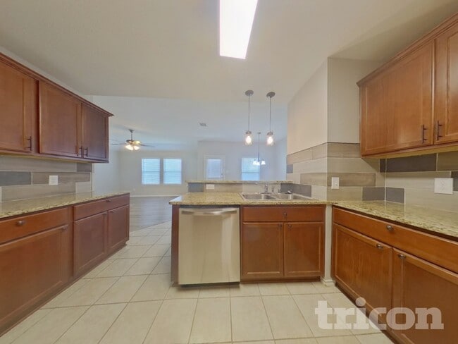 Photo - 1160 Wentworth Wy