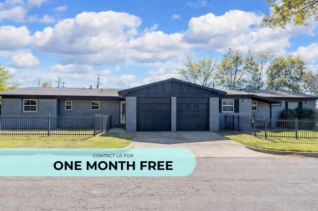 Building Photo - 4200 Kenwood Ct Unit 4202  Kenwood Ct.