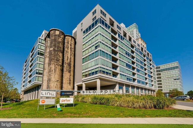 Building Photo - 1200 Steuart St Unit 1039 Rental