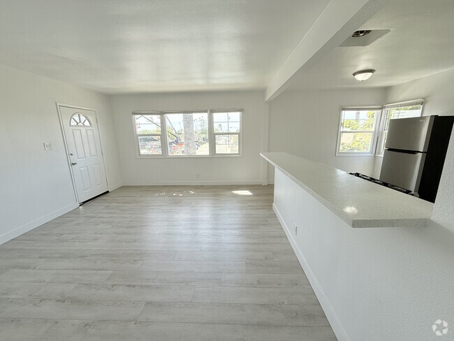 Building Photo - 19 N Dos Caminos Ave Unit 19 N Dos Caminos Rental