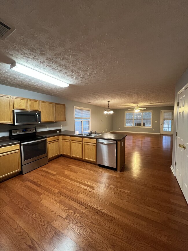 Photo - 109 Alice Walker Dr