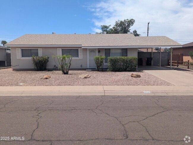 Building Photo - 8127 E Mitchell Dr Rental