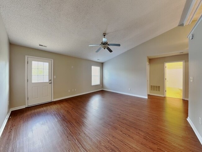 Photo - 409 Bridgestone Dr