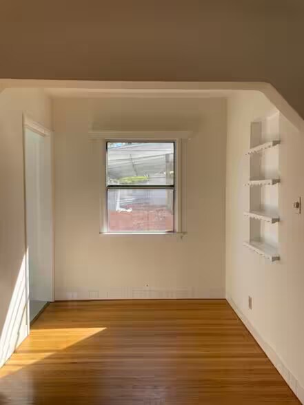 230 4th Ave