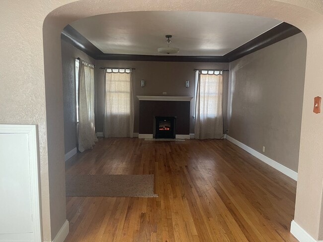 Photo - 749 Alderson Ave