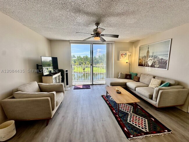 Photo - 1740 NW N River Dr Unit 516