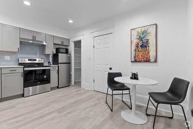 Building Photo - 412 Harwood St Rental