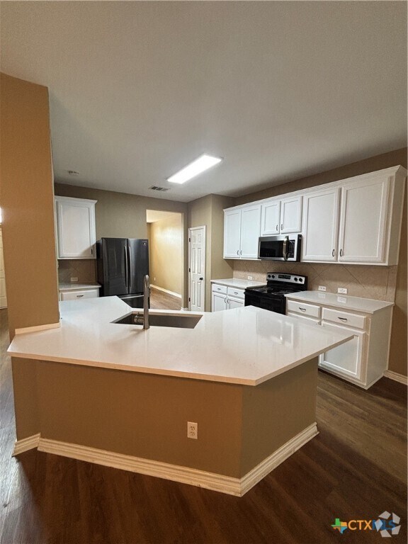 Building Photo - 322 Lone Star Blvd Rental