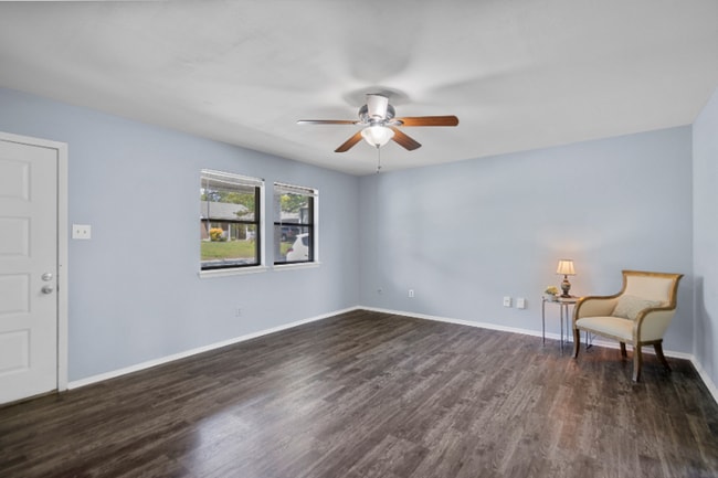 Photo - 3320 Henson Pl