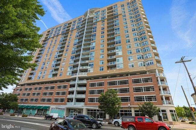 Building Photo - 5750 Bou Ave Unit 1406